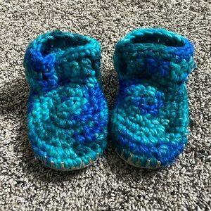WOOL: Padraig Slippers - Blue - Toddler Size 9 - great condition.